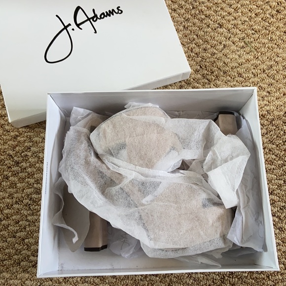 J Adams Suede Platform Heels - 7.5 - Picture 3 of 9